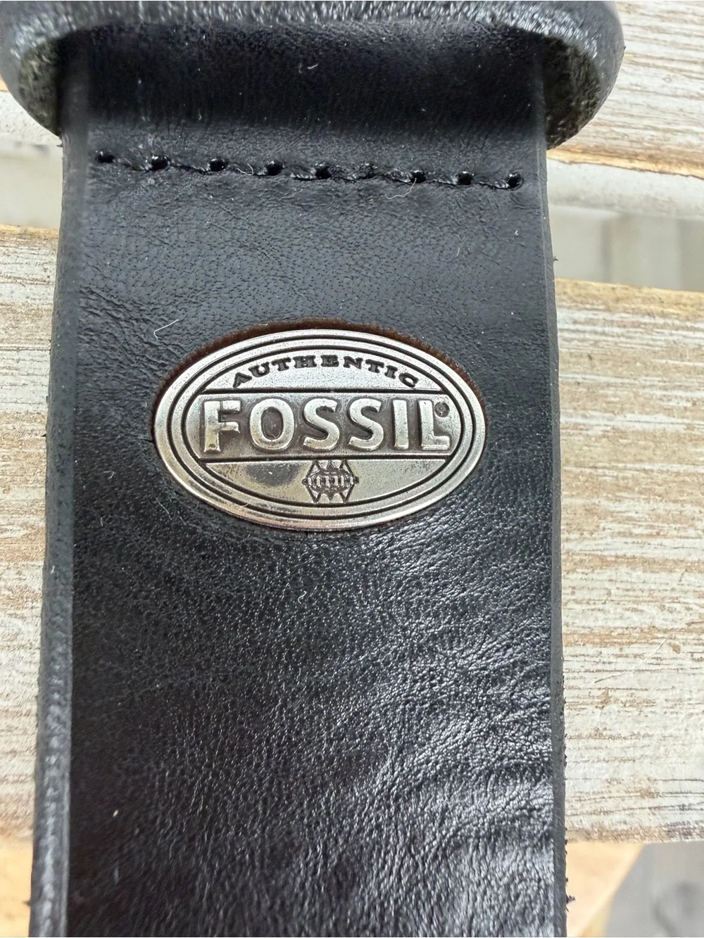 Fossil black genuine leather belt oval Fossil logo plate silver tone buckle 36